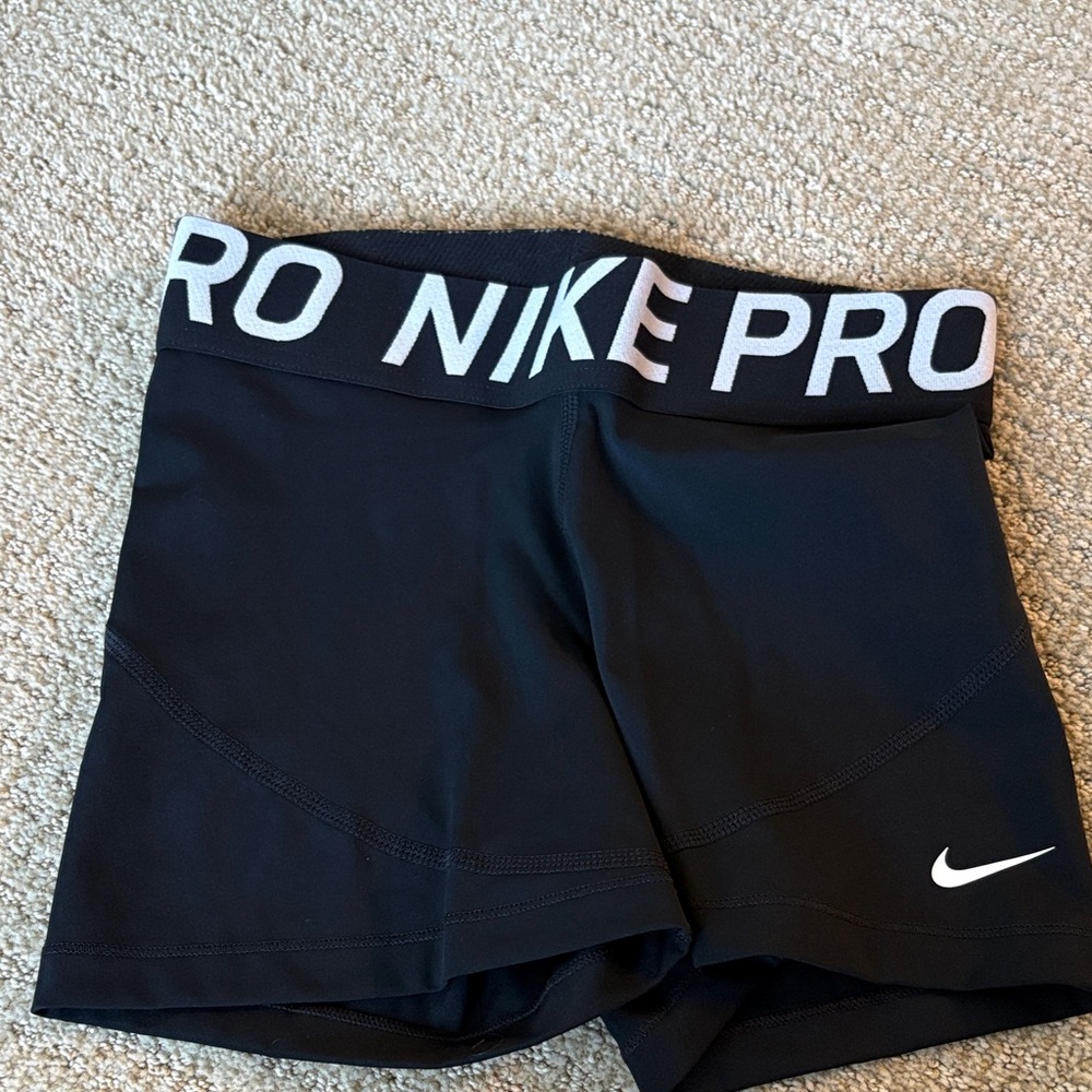 Nike pro  Shorts size Small